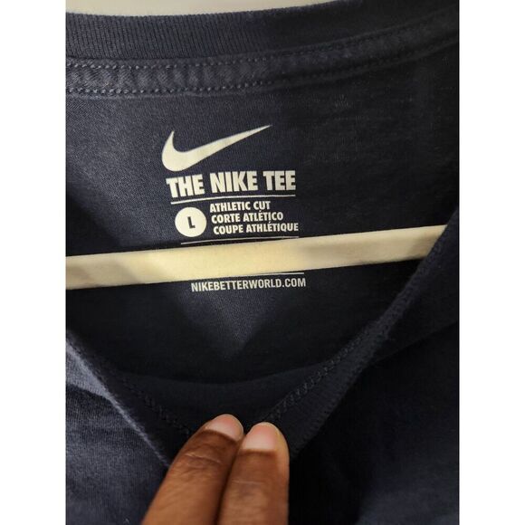 Nike Men’s Athletic Cut Tee – Size Large - Picture 3 of 3